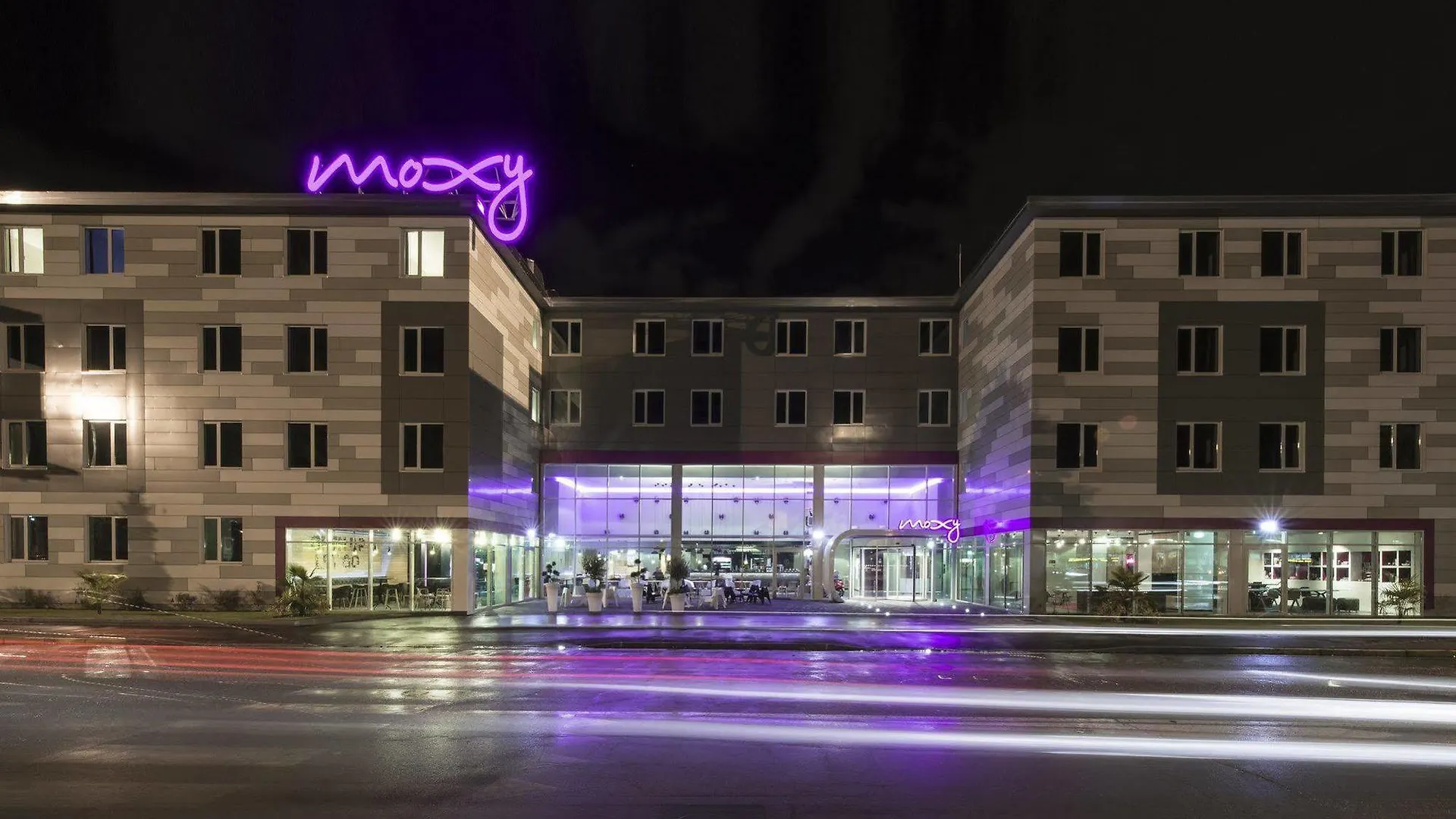 Hotel Moxy Milan Malpensa Airport à Case Nuove  Italie