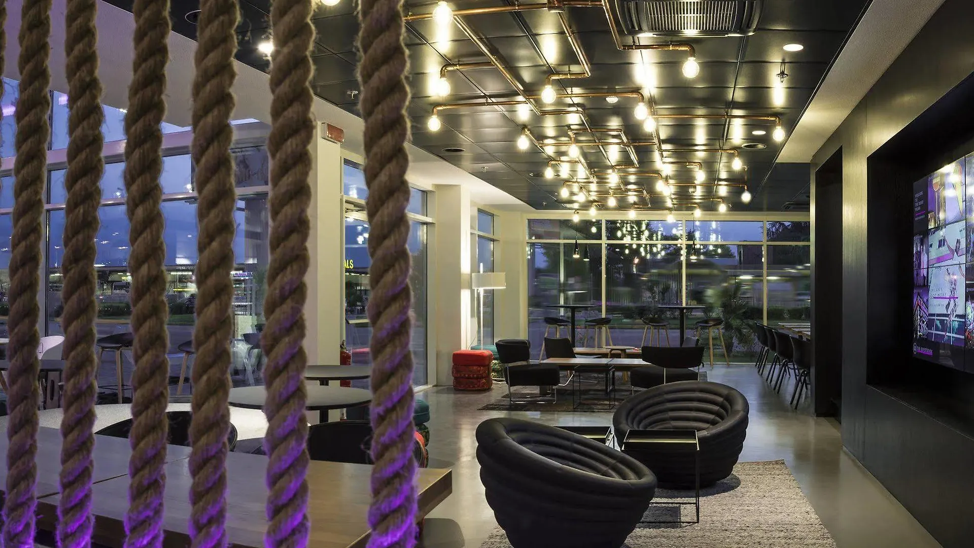 Hotel Moxy Milan Malpensa Airport à Case Nuove  Case Nuove (Lombardy)